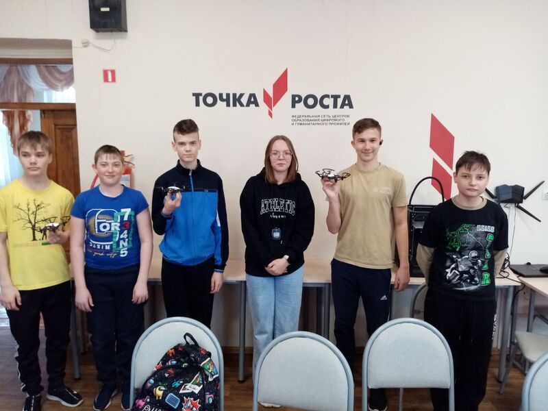 Турнир по пилотированию квадрокоптеров.